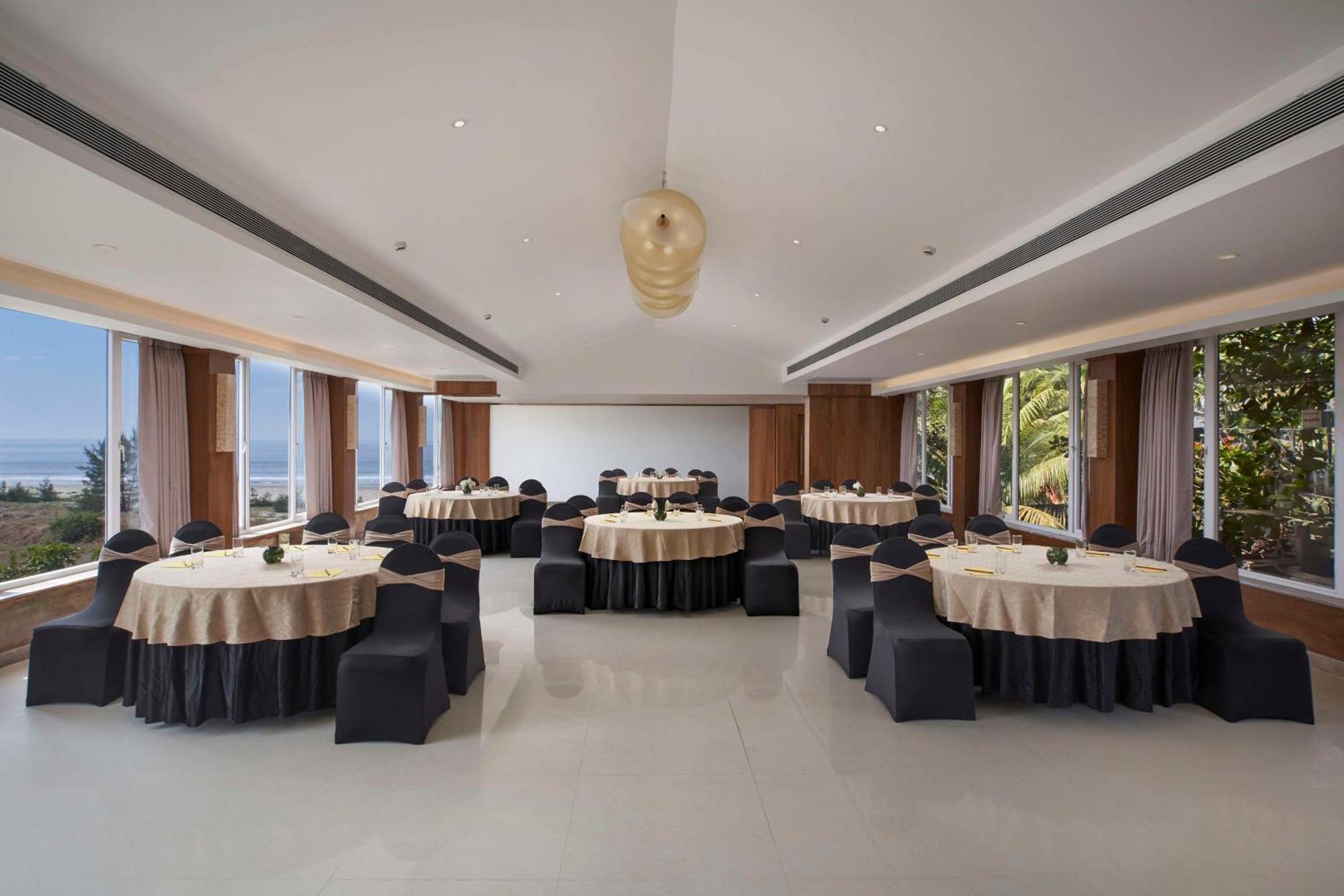 Mandrem Beach Resort, A Member Of Radisson Individuals Retreat Eksteriør bilde